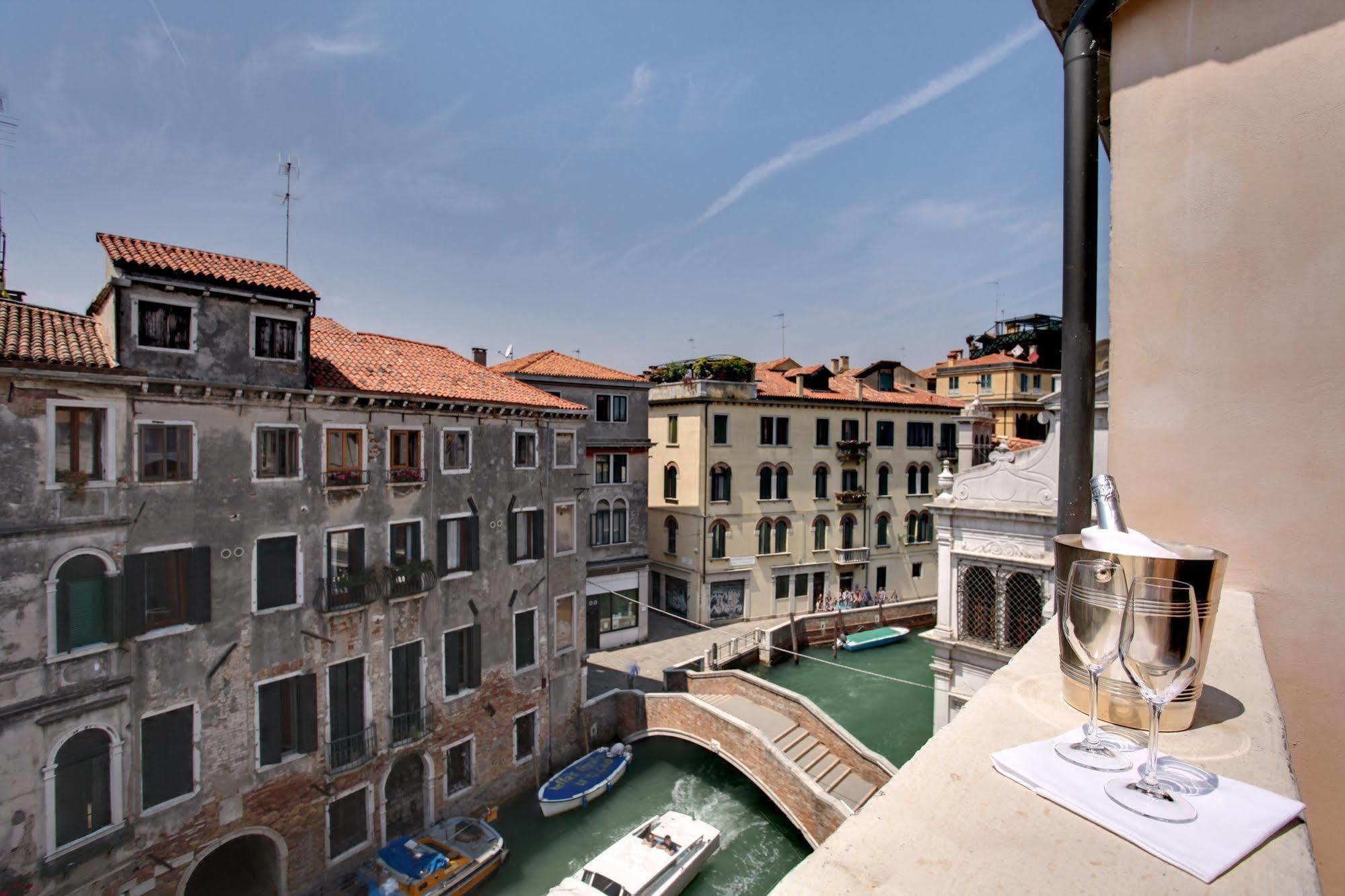 San Giorgio Degli Schiavoni Apartments Venesia Bagian luar foto