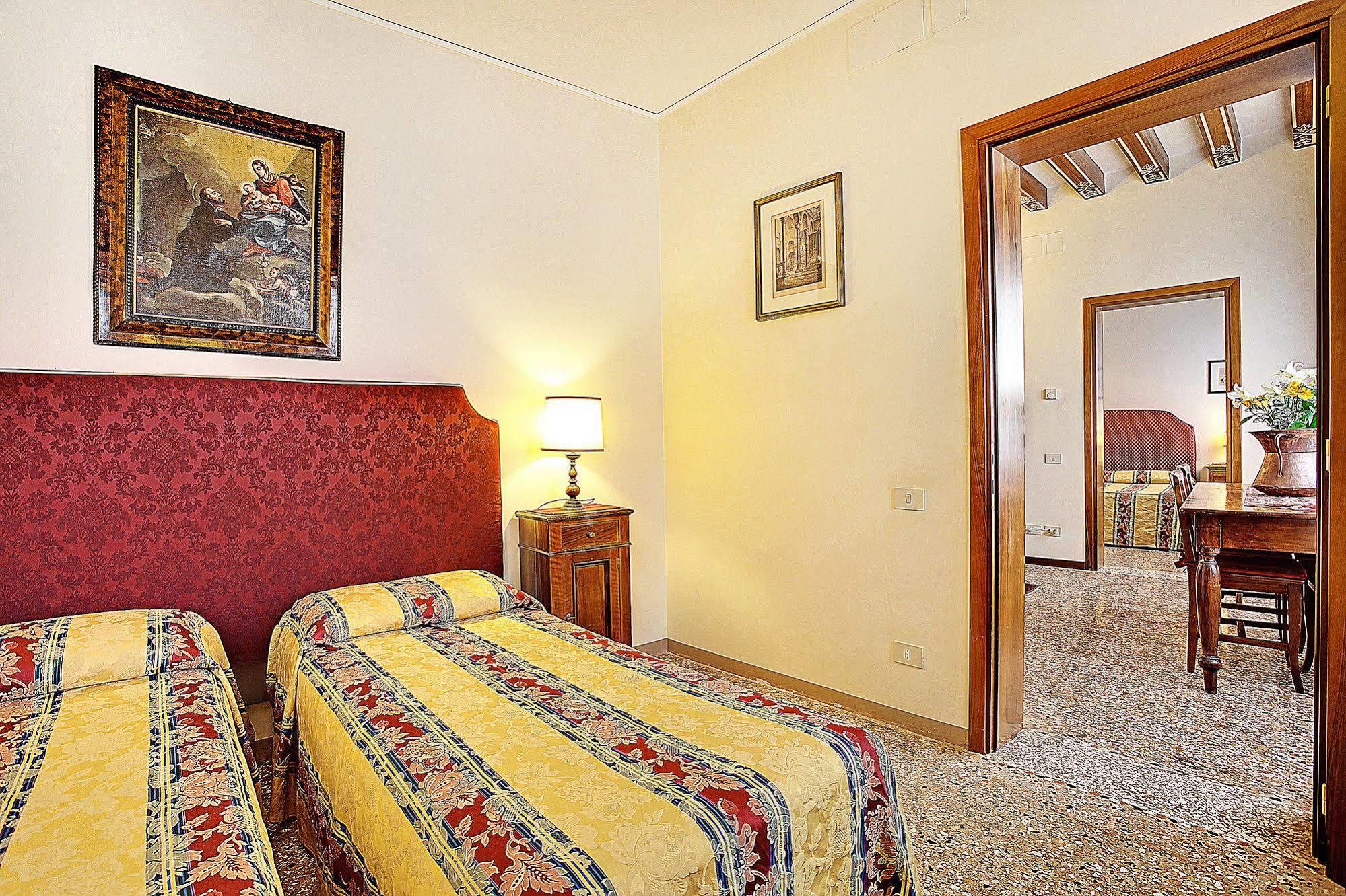 San Giorgio Degli Schiavoni Apartments Venesia Bagian luar foto